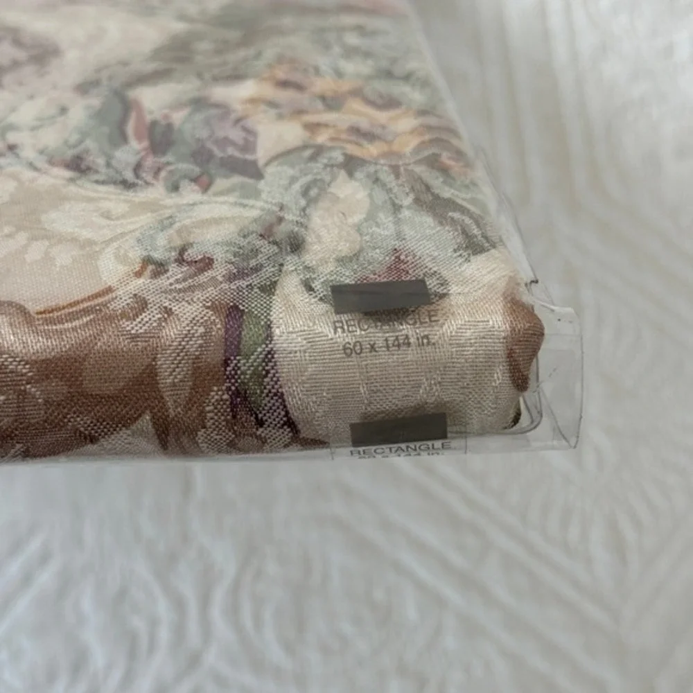 Wilton Court Enchante Floral Damask Rectangular‎ Tablecloth 60x144 Banquet Size